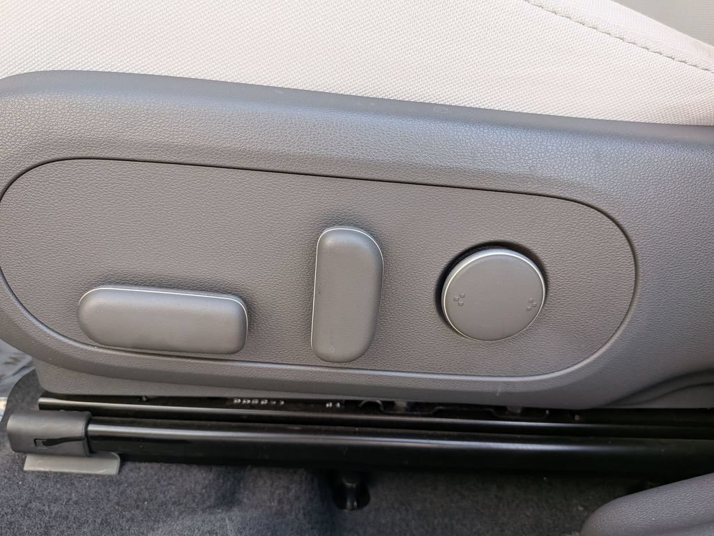 Certified 2024 Hyundai Kona SEL FWD image 15