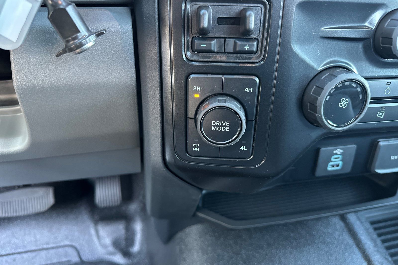 New 2026 Ford F350 XL w/ XL Chrome Package image 28