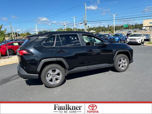 Used 2025 Toyota RAV4 XLE AWD/4WD image 8
