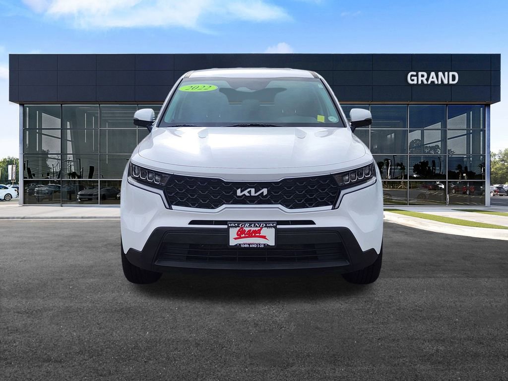 Used 2022 Kia Sorento LX image 3