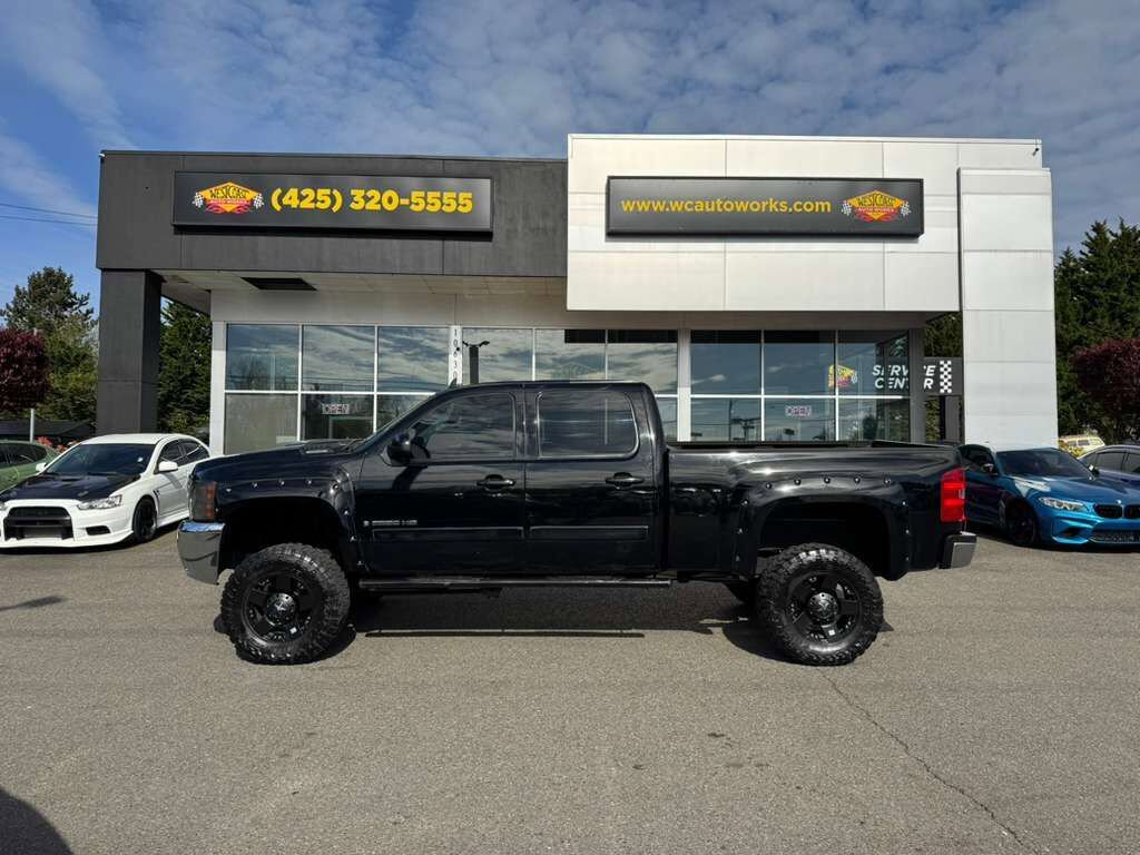 Used 2008 Chevrolet Silverado 2500 LTZ w/ Safety Package AWD/4WD image 3