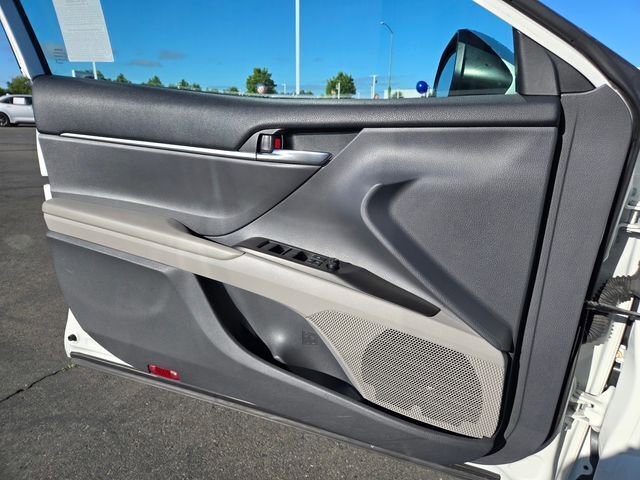 Certified 2022 Toyota Camry LE image 21