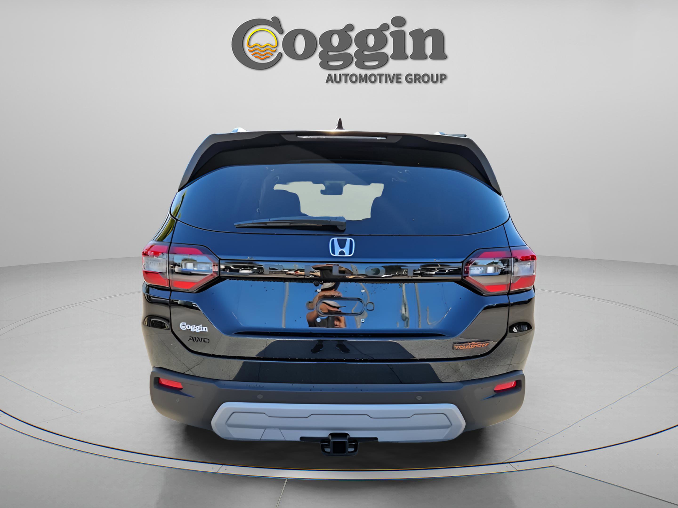 New 2025 Honda Pilot TrailSport image 4