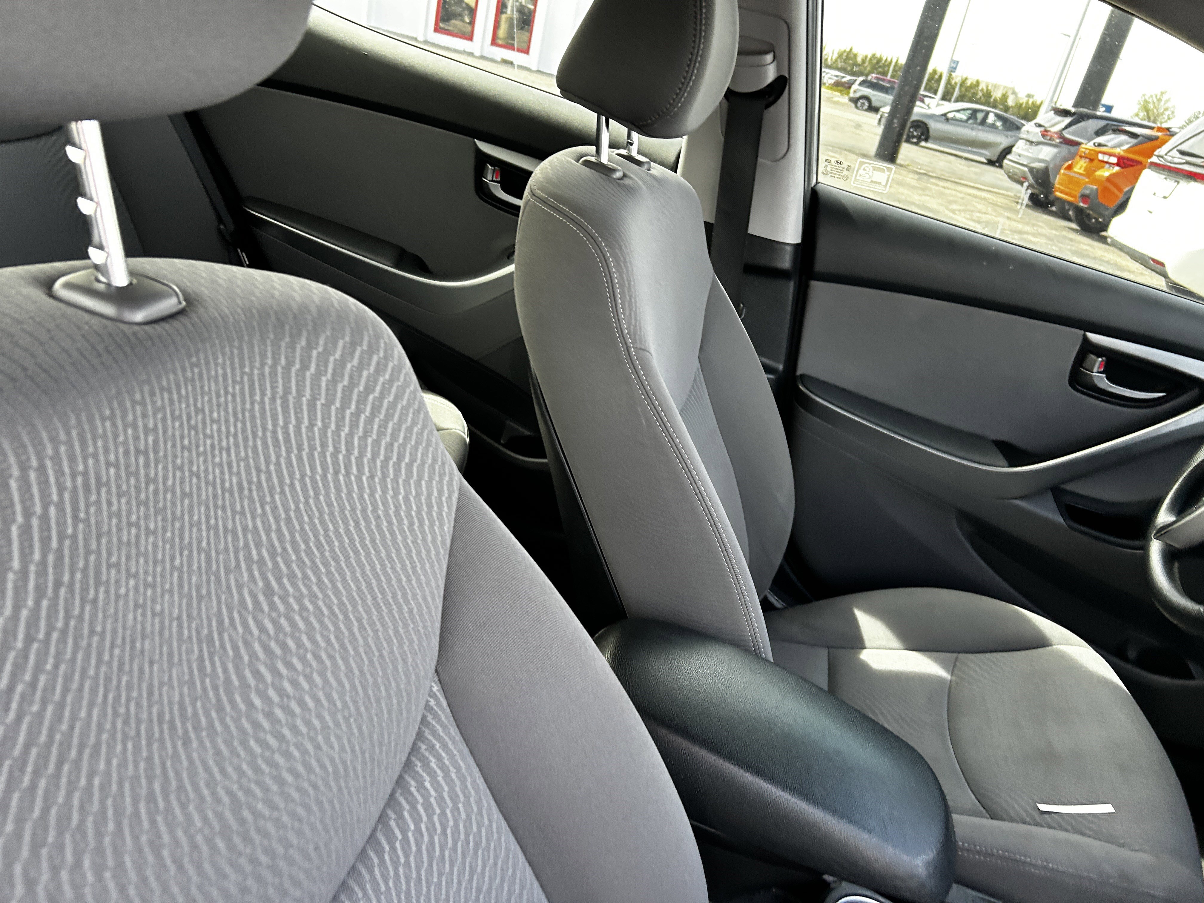 Used 2014 Hyundai Elantra SE w/ Option Group 02 FWD image 13