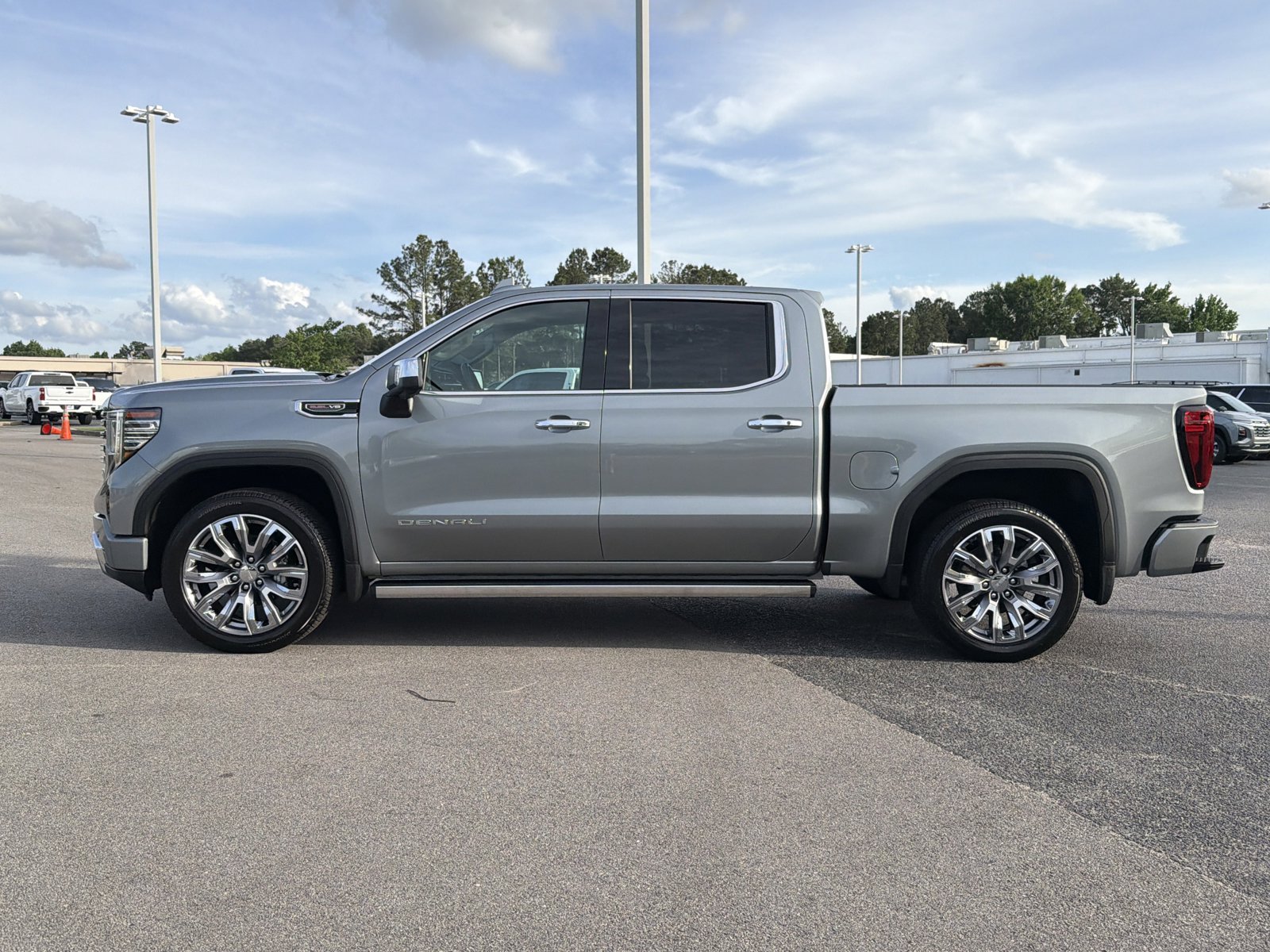 Used 2026 GMC Sierra 1500 Denali AWD/4WD image 9