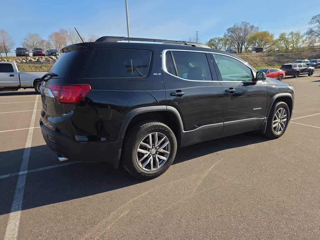 Used 2017 GMC Acadia SLE image 3