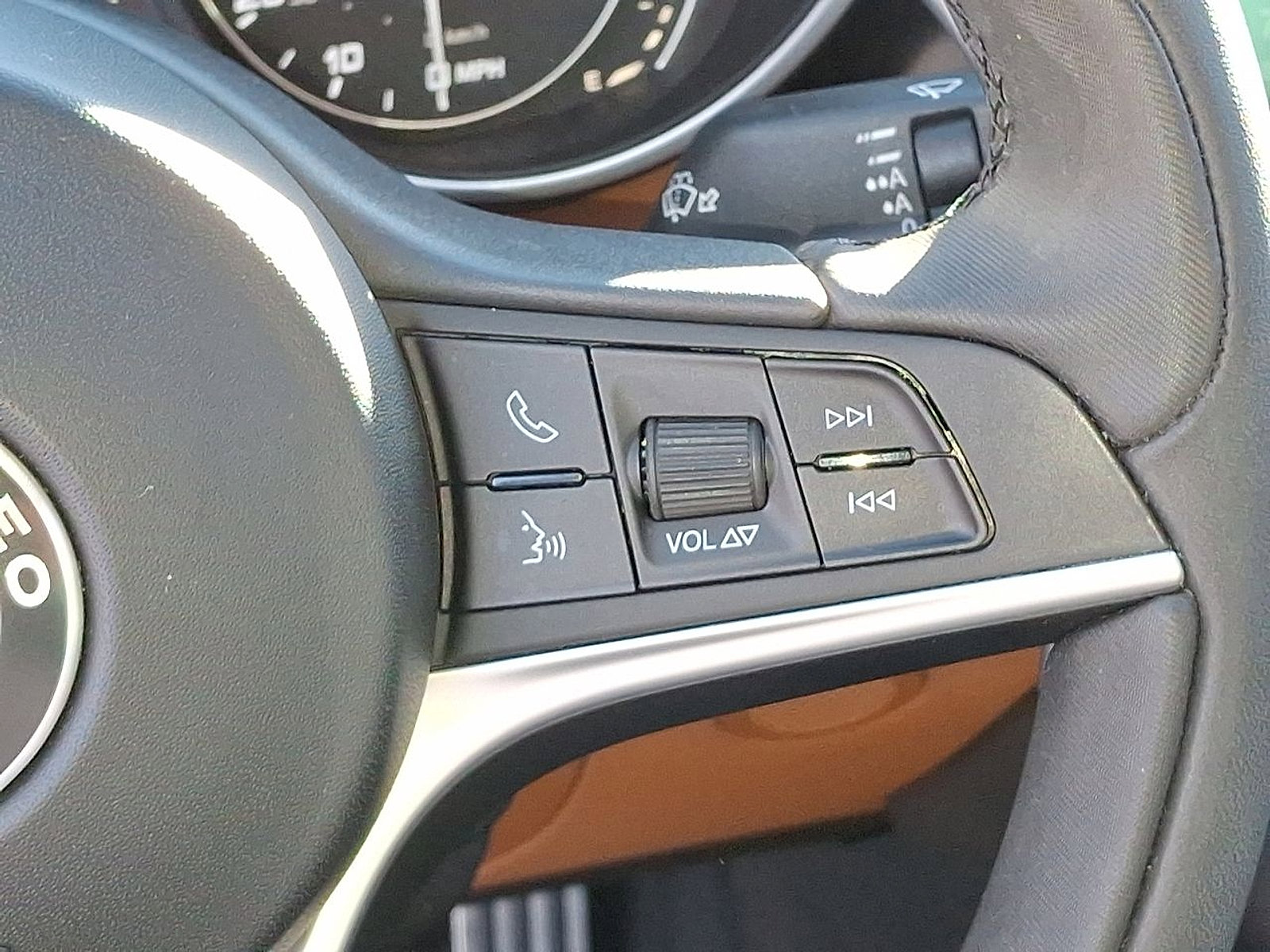 Used 2019 Alfa Romeo Giulia Ti Sport w/ Quick Order Package 22S Sport image 18