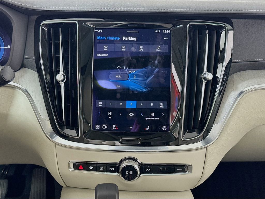 Used 2024 Volvo S60 T8 Ultimate w/ Climate Package image 16