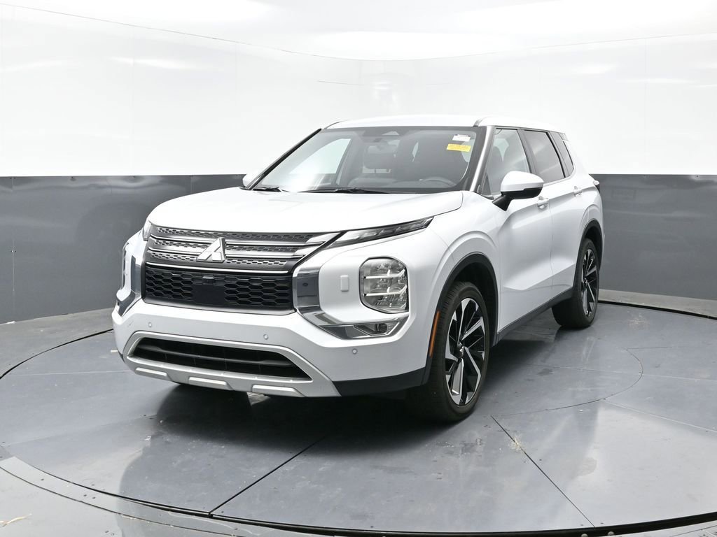 Used 2024 Mitsubishi Outlander SE image 8