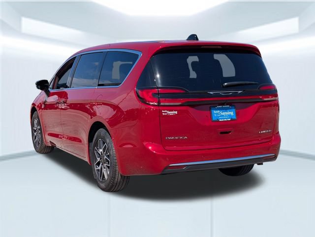 New 2027 Chrysler Pacifica Limited FWD image 4