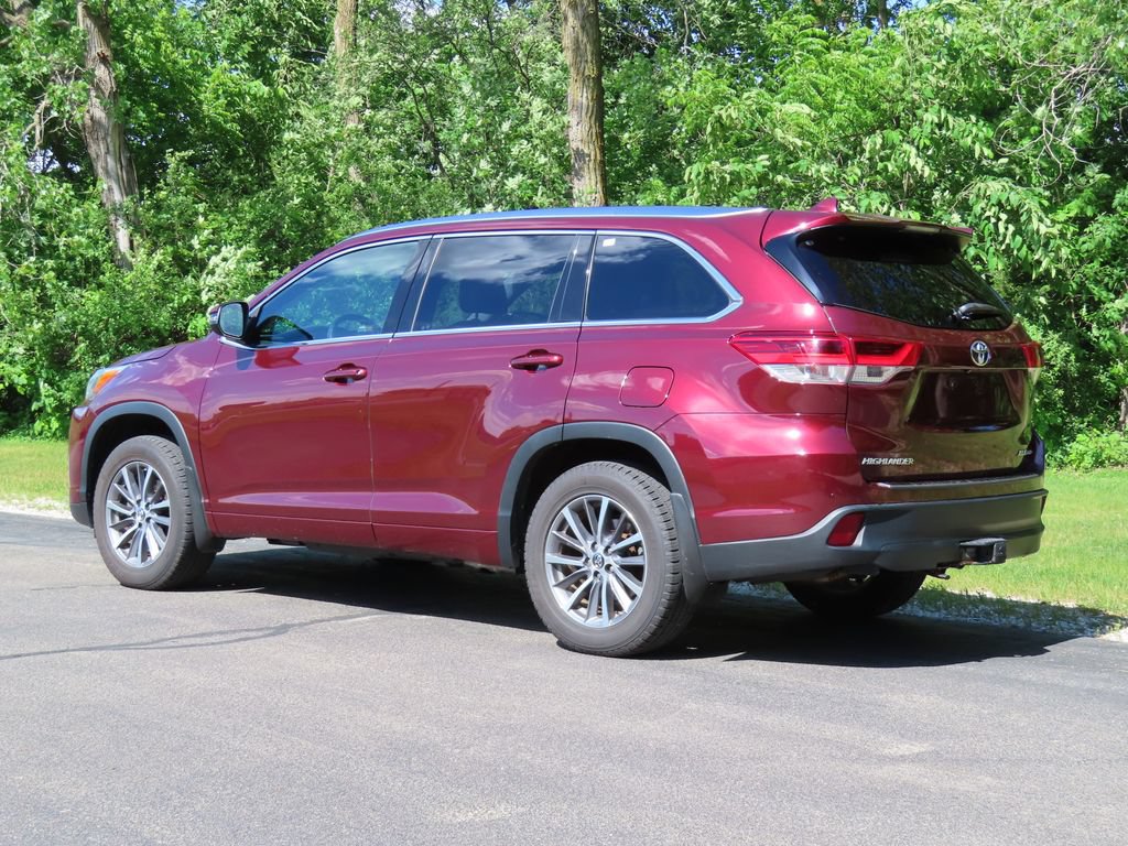 Used 2018 Toyota Highlander XLE AWD/4WD image 7