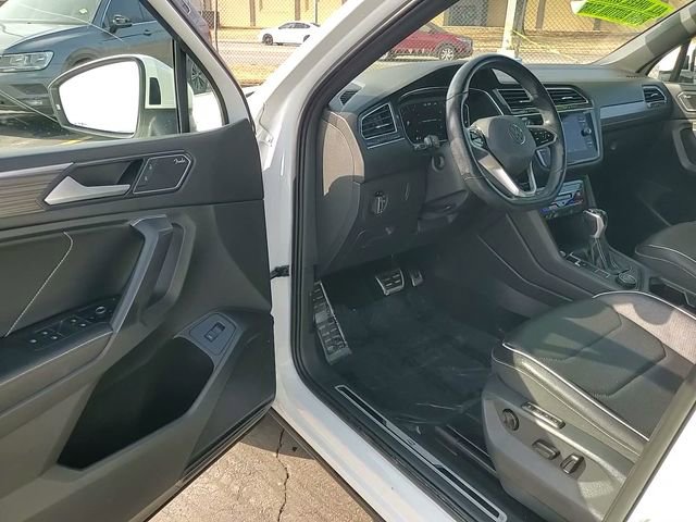 Used 2022 Volkswagen Tiguan SEL R-Line image 15