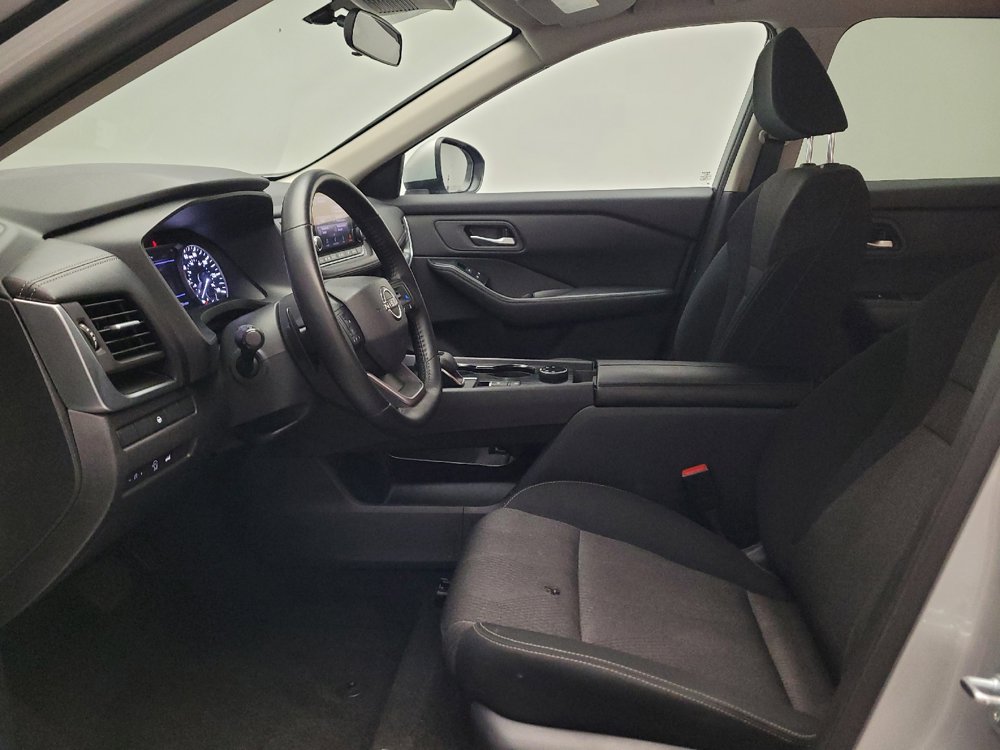 Used 2025 Nissan Rogue SV AWD/4WD image 17