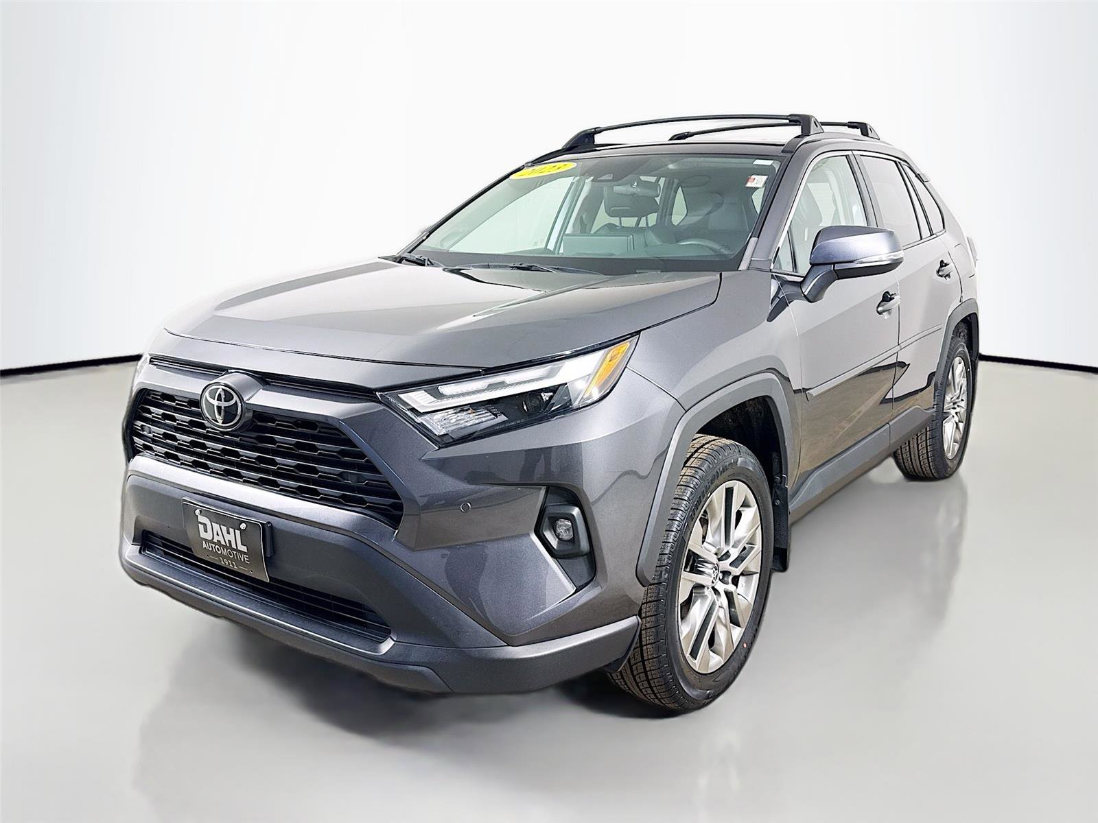 Used 2023 Toyota RAV4 XLE Premium image 3