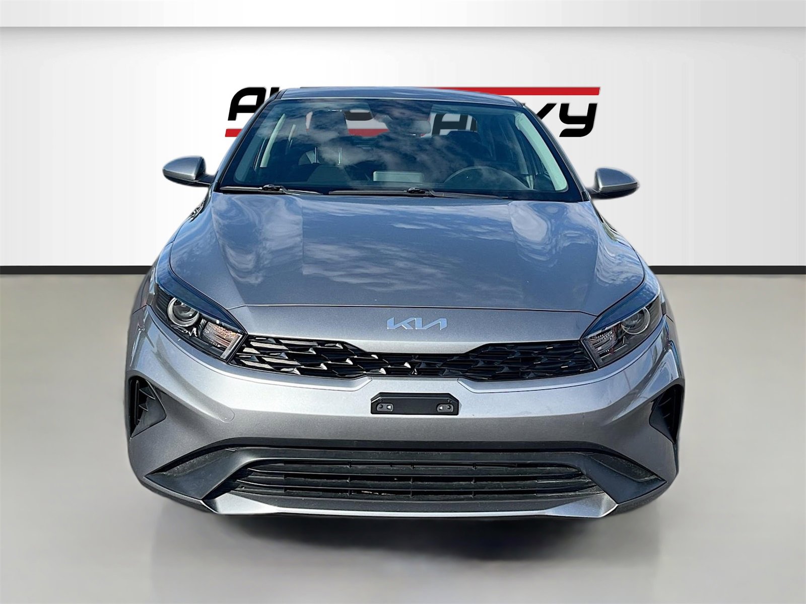 Used 2023 Kia Forte LXS image 2