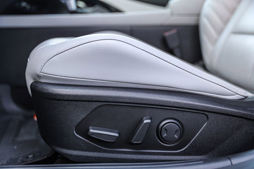 Certified 2024 Hyundai Elantra Limited FWD image 21