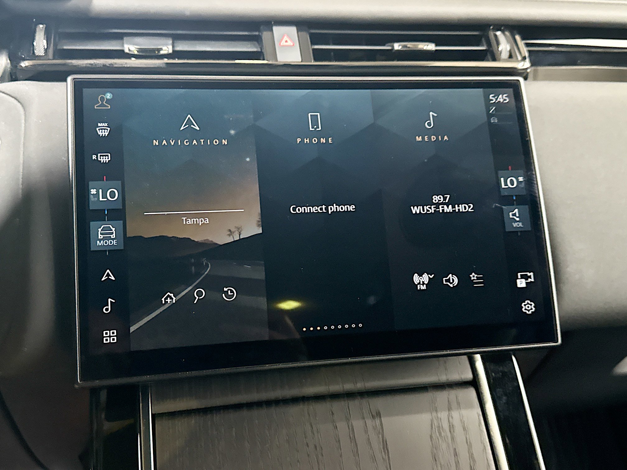 Certified 2026 Land Rover Range Rover Velar Dynamic SE AWD/4WD image 30