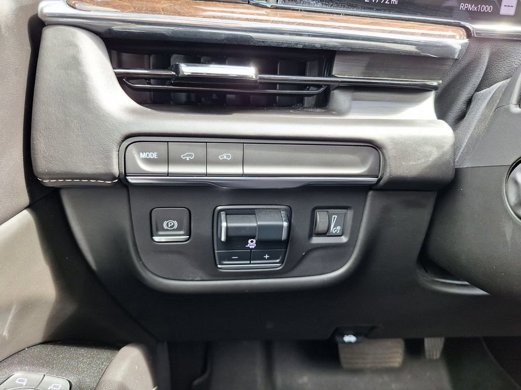 Certified 2023 Cadillac Escalade ESV Sport Platinum w/ Heavy-Duty Trailer Package image 21