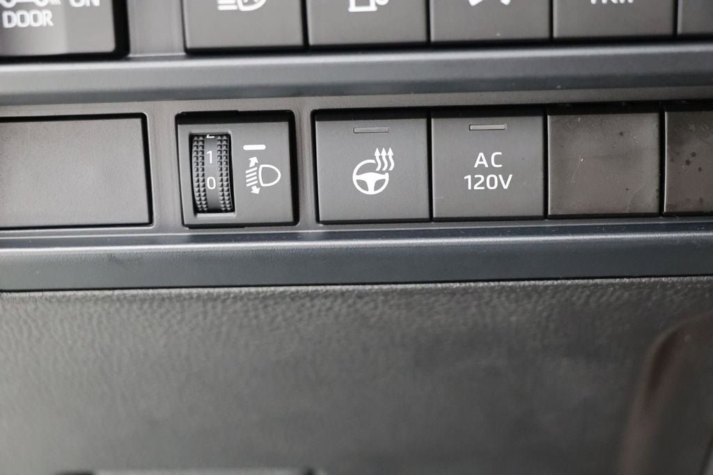 Used 2025 Toyota Sequoia Limited AWD/4WD image 30