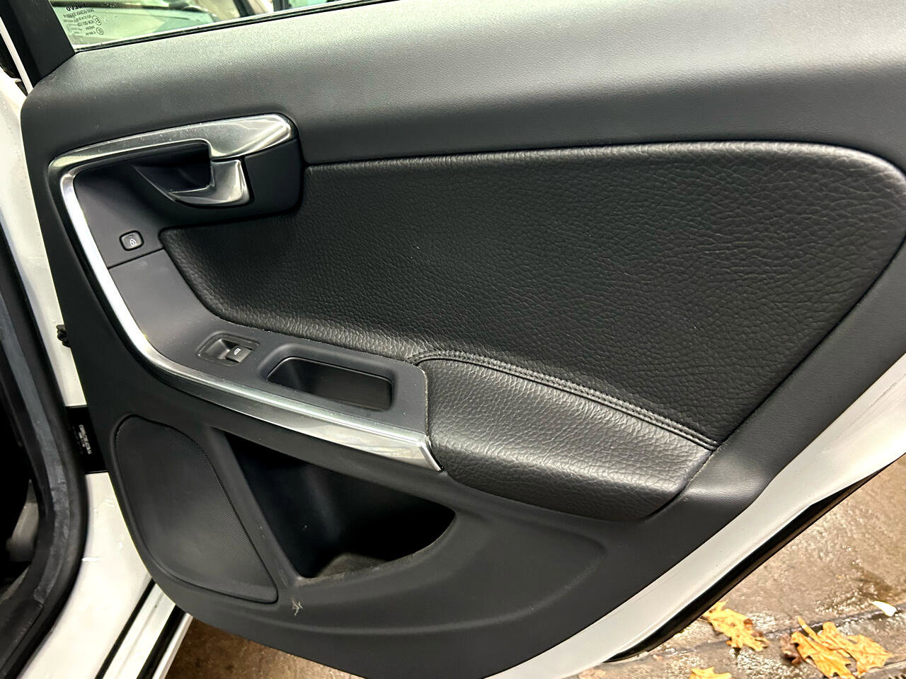 Used 2012 Volvo S60 T5 w/ Multimedia Pkg image 23