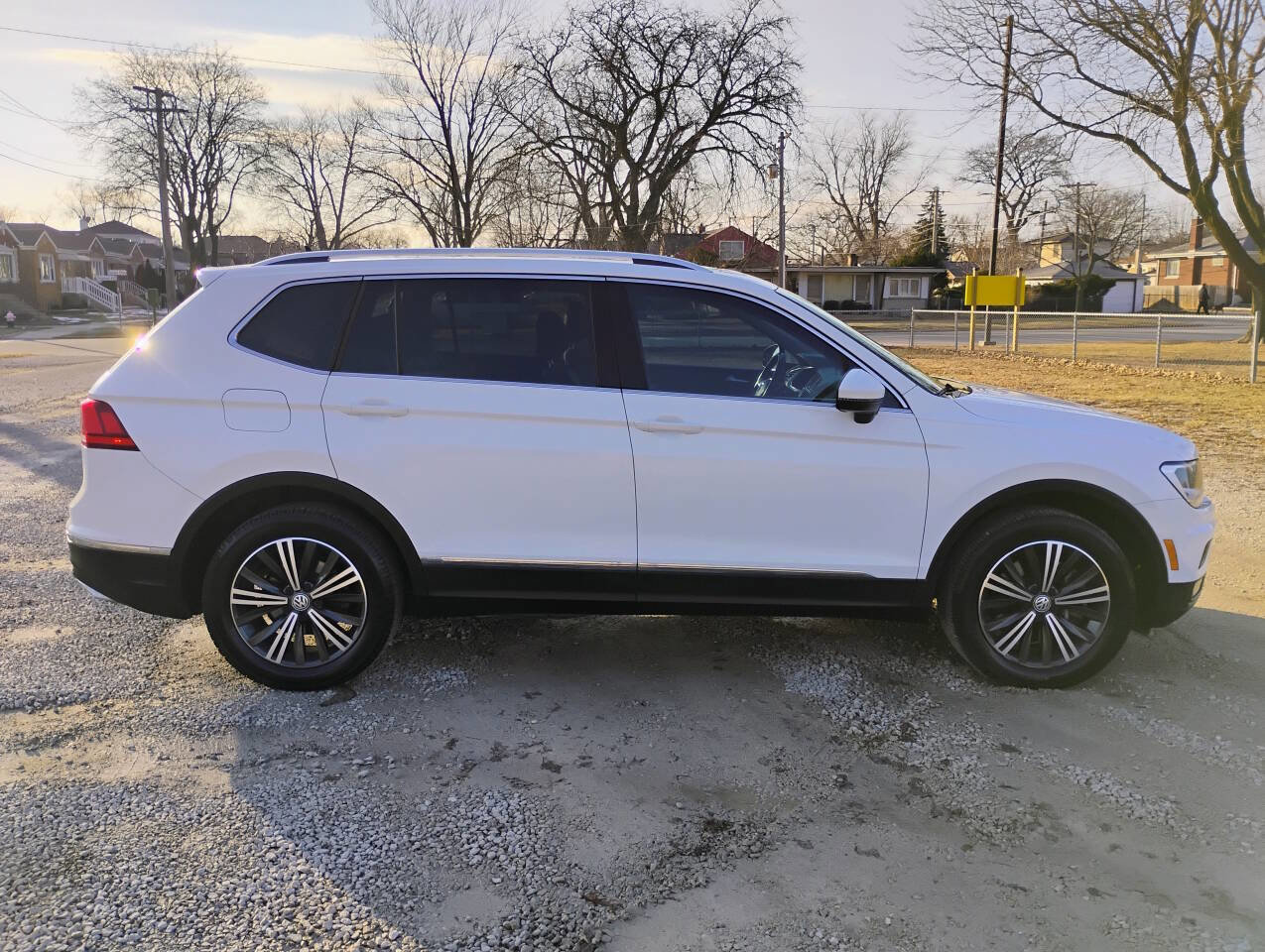 Used 2019 Volkswagen Tiguan SEL FWD image 19