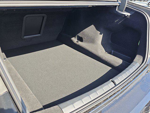 New 2025 BMW 750e xDrive image 12