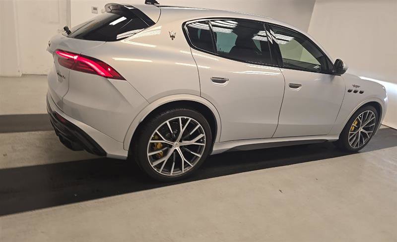 Used 2023 Maserati Grecale Trofeo image 4