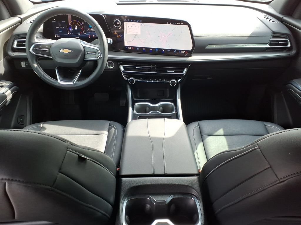 Used 2026 Chevrolet Traverse LT w/ Driver Confidence Package FWD image 11