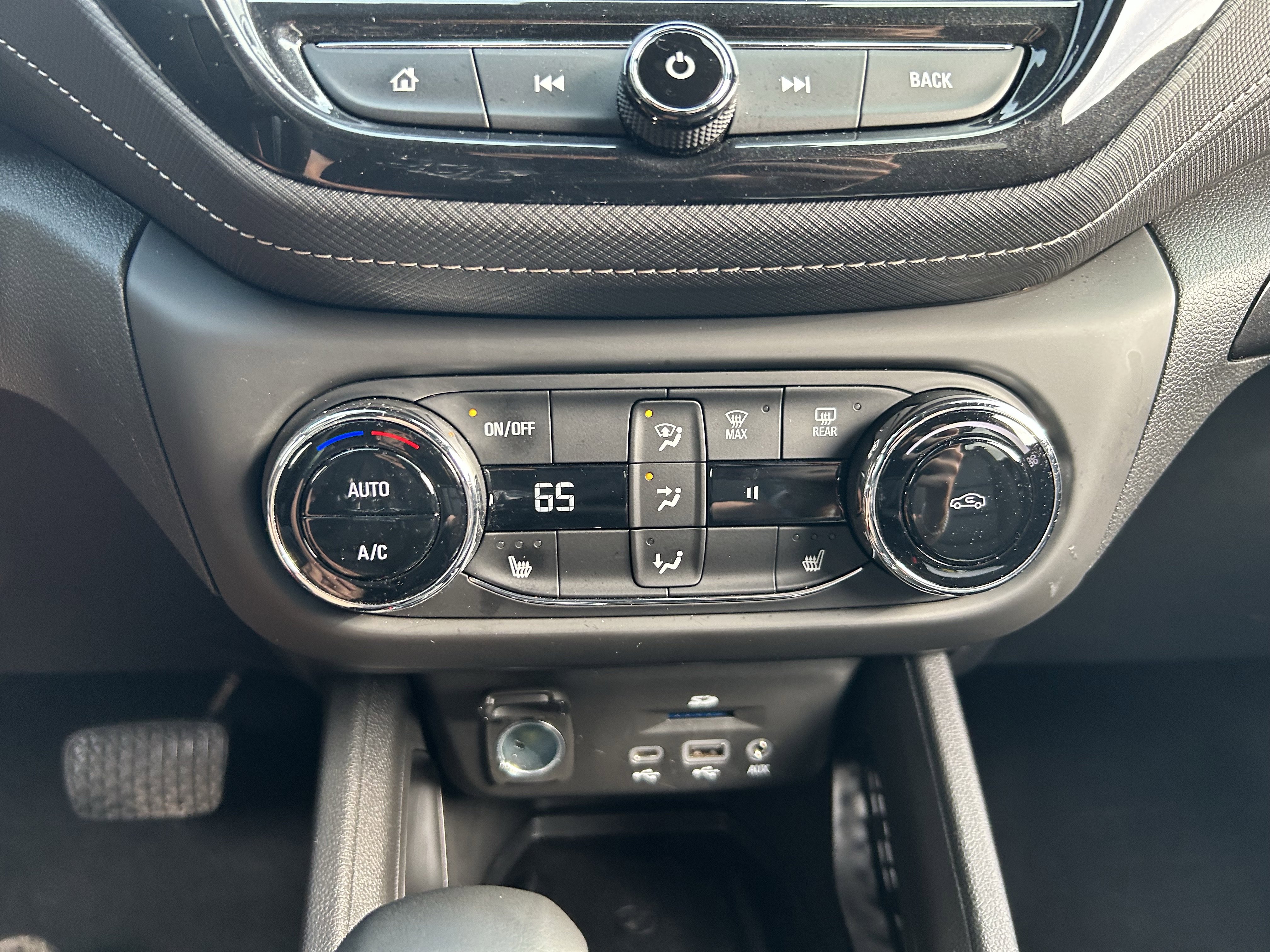 Used 2023 Chevrolet TrailBlazer ACTIV w/ Sun and Liftgate Package image 14