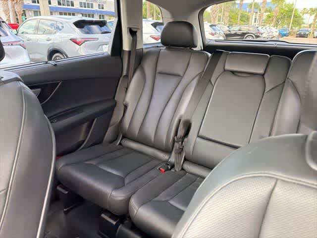 Used 2019 Audi Q7 3.0T Prestige w/ Prestige Package AWD/4WD image 32