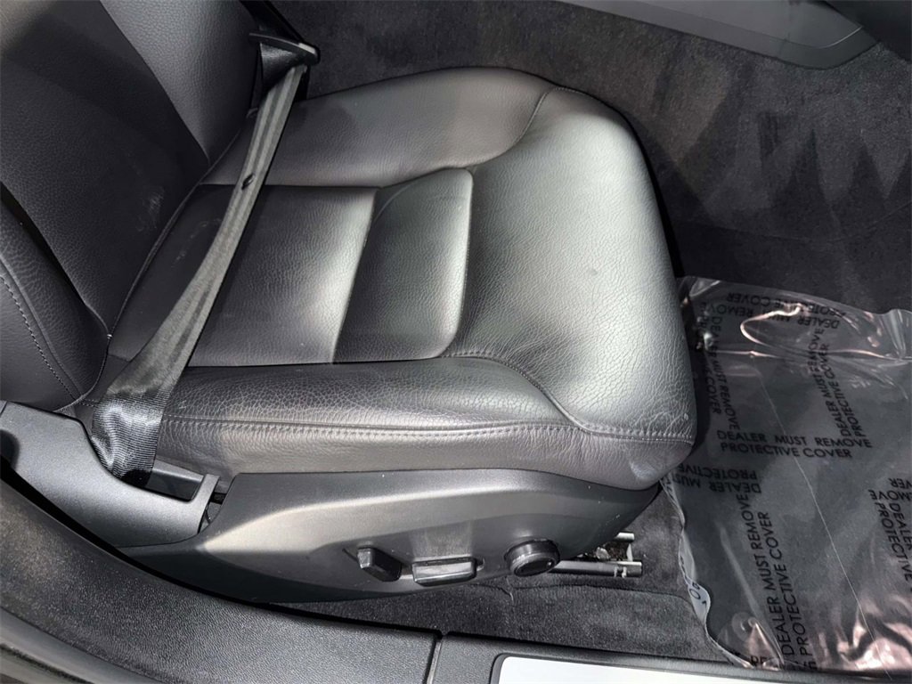 Used 2023 Volvo V60 B5 Cross Country Plus w/ Climate Package image 15