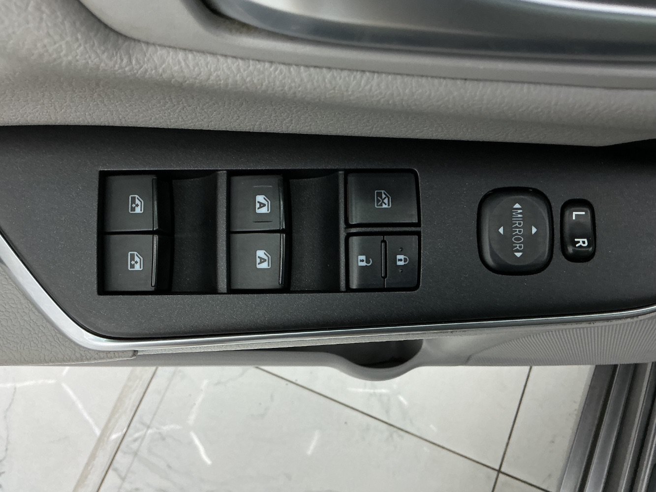 Used 2016 Toyota Camry LE FWD image 38