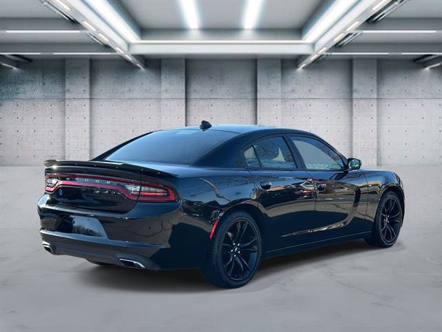 Used 2017 Dodge Charger SXT w/ Plus Group image 5