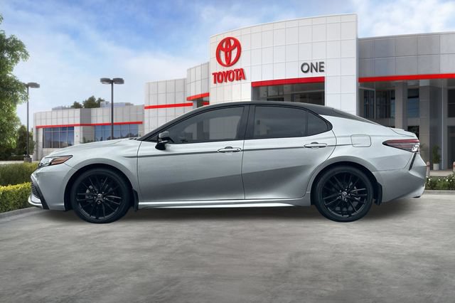 Used 2022 Toyota Camry XSE FWD image 8