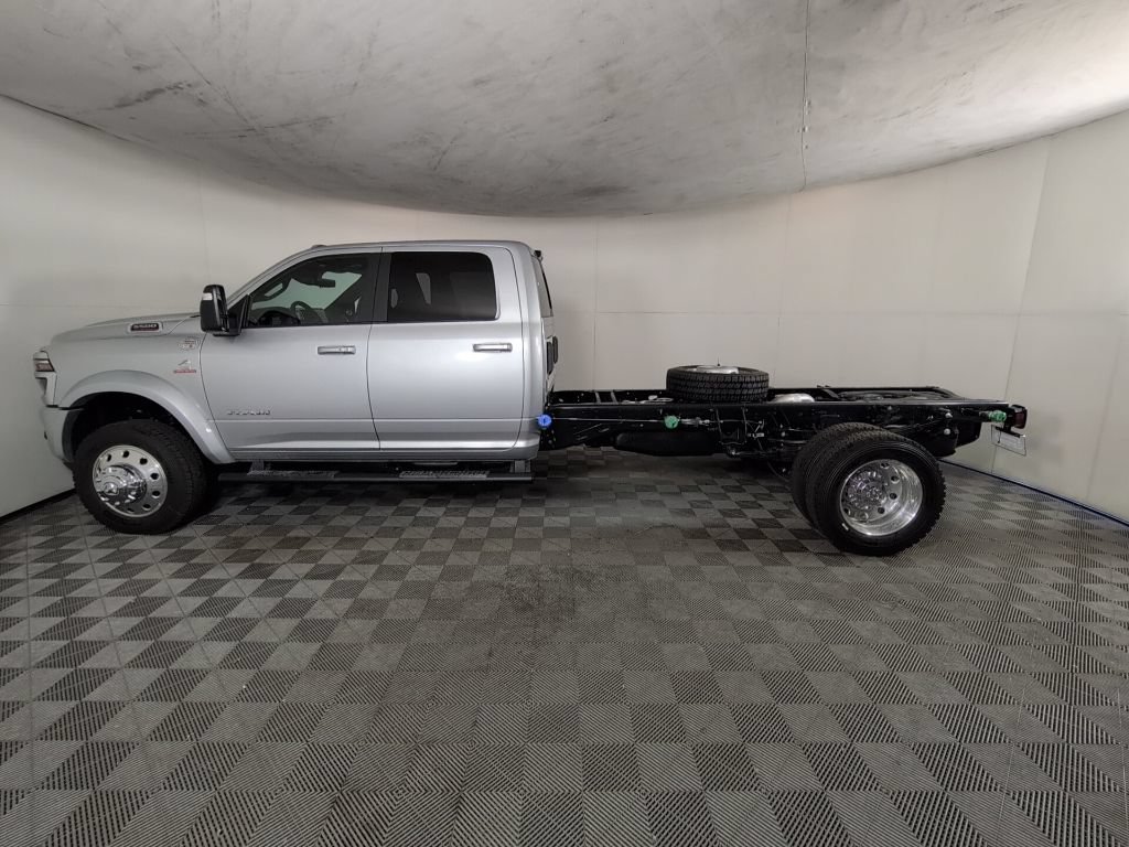 New 2026 RAM 5500 Tradesman AWD/4WD image 8