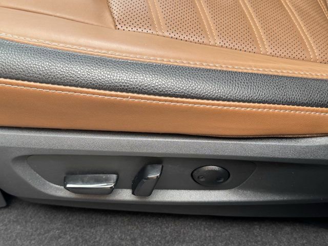 Used 2025 Nissan Pathfinder Platinum w/ Cargo Package image 32