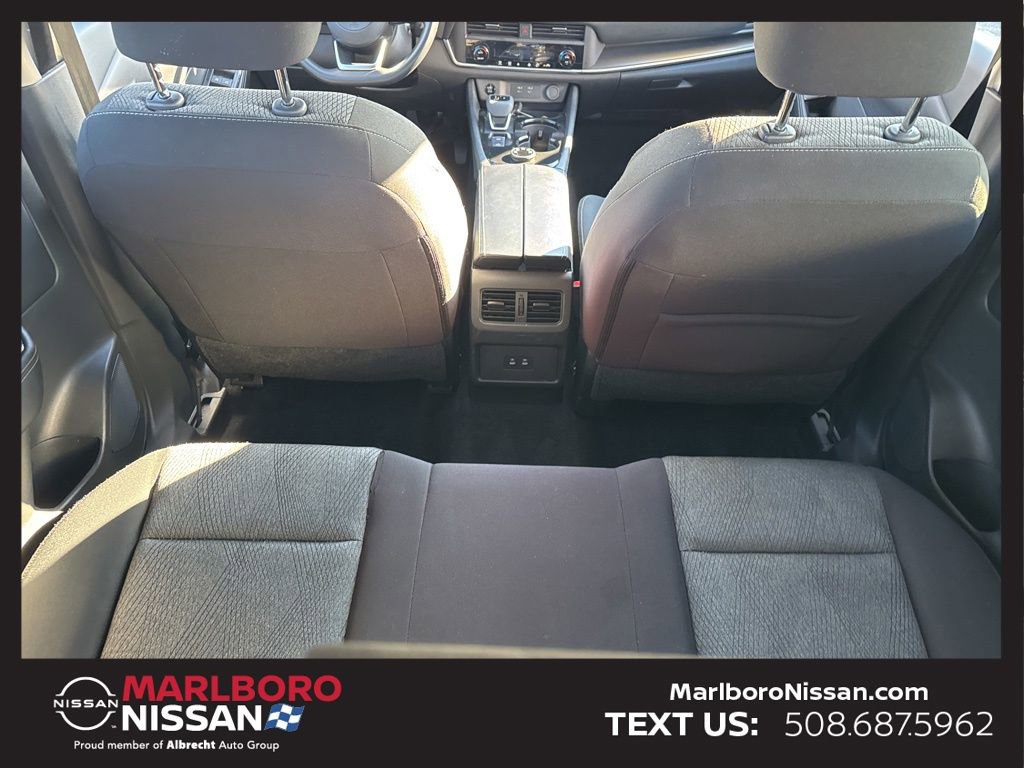 Used 2024 Nissan Rogue SV image 15