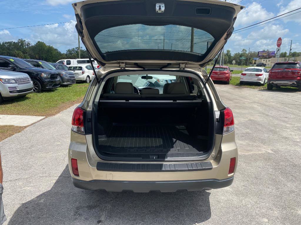 Used 2010 Subaru Outback 2.5i Premium AWD/4WD image 17