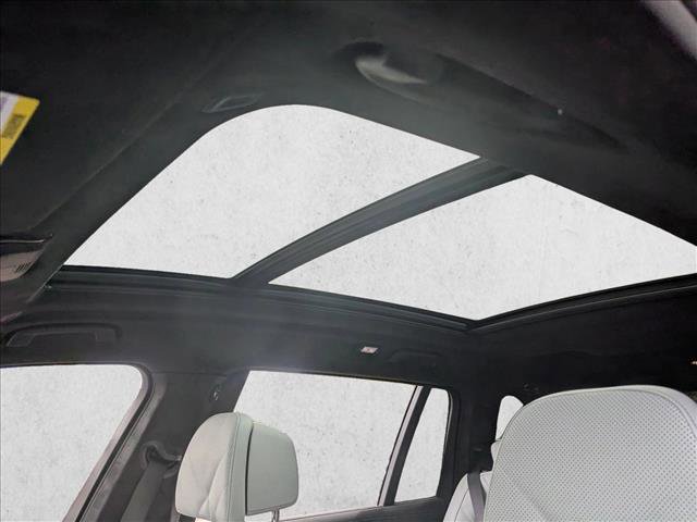 New 2026 BMW X7 xDrive40i w/ Premium Package AWD/4WD image 17
