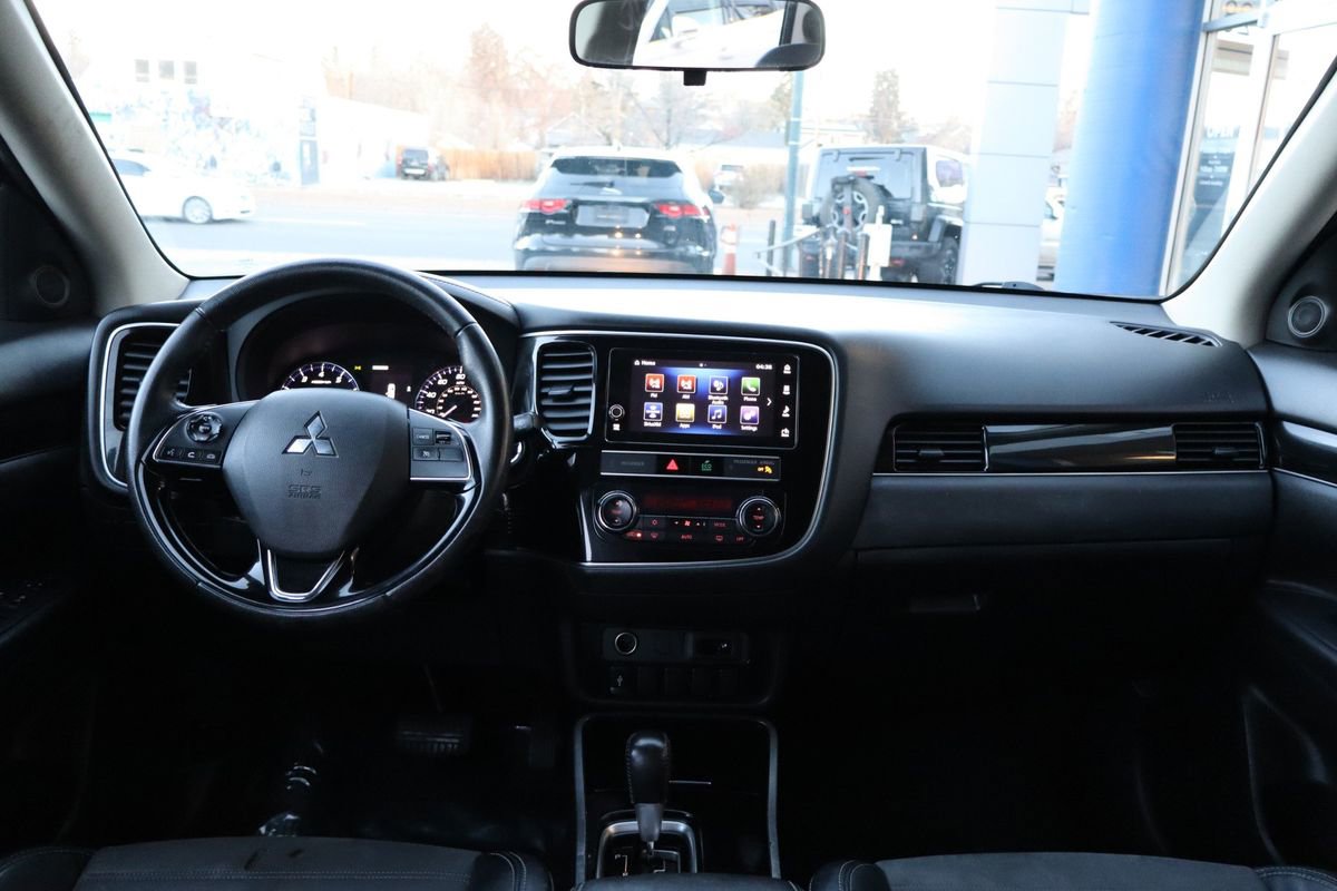 Used 2019 Mitsubishi Outlander SE image 12