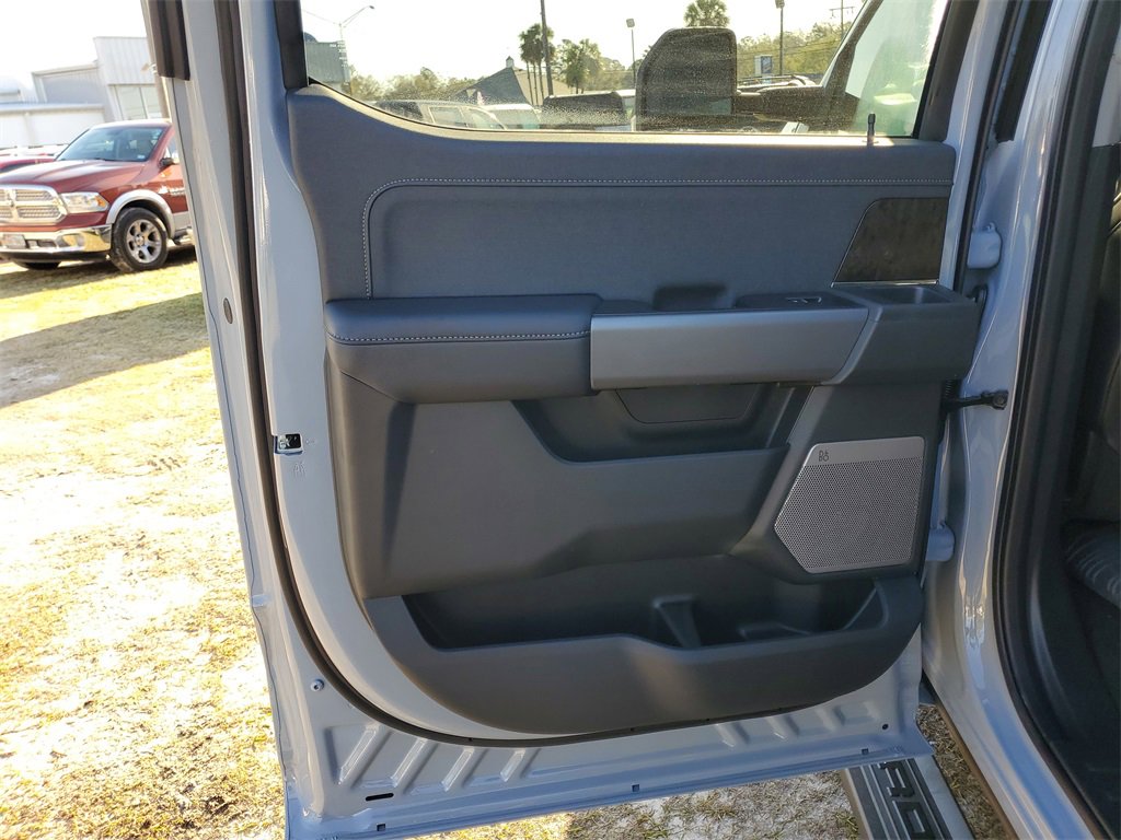 New 2025 Ford F250 Lariat w/ Lariat Ultimate Package image 27