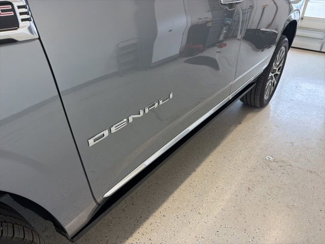 Used 2026 GMC Yukon Denali w/ Sun & Power Step Package image 7