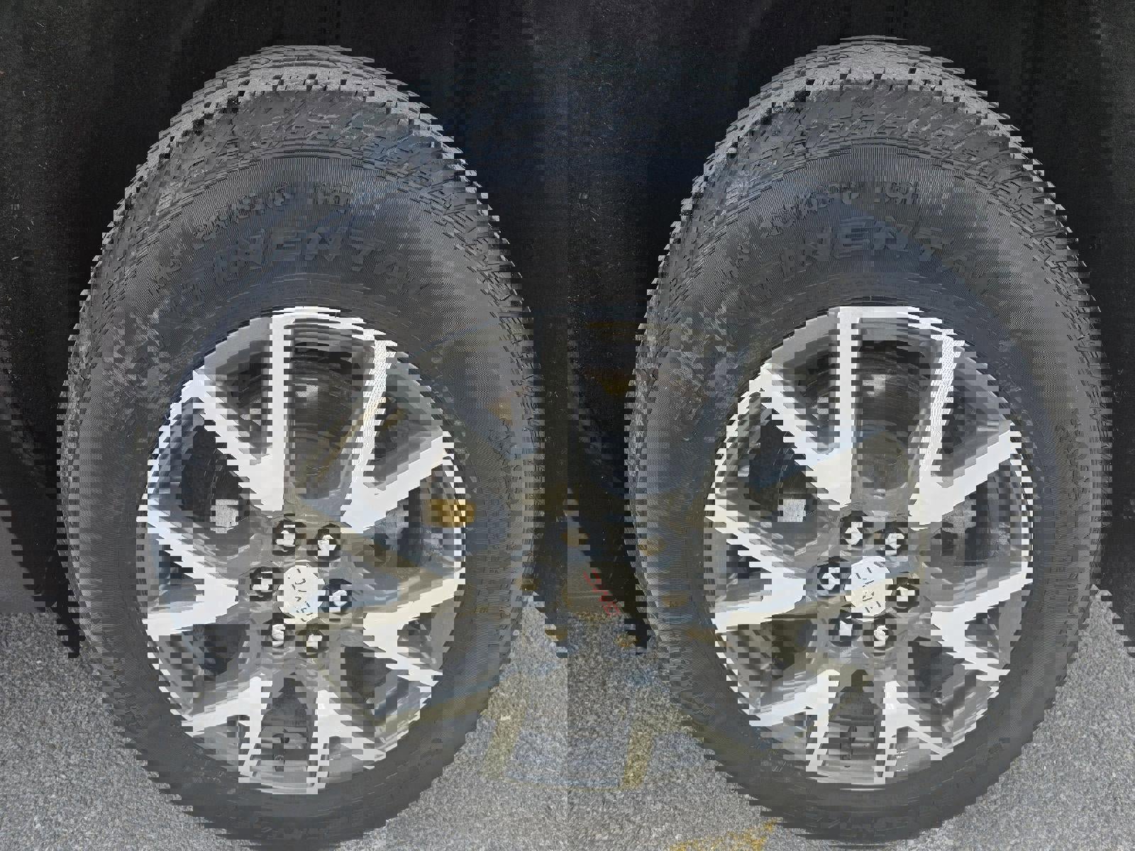 Used 2023 GMC Acadia SLE w/ Driver Convenience Package image 10