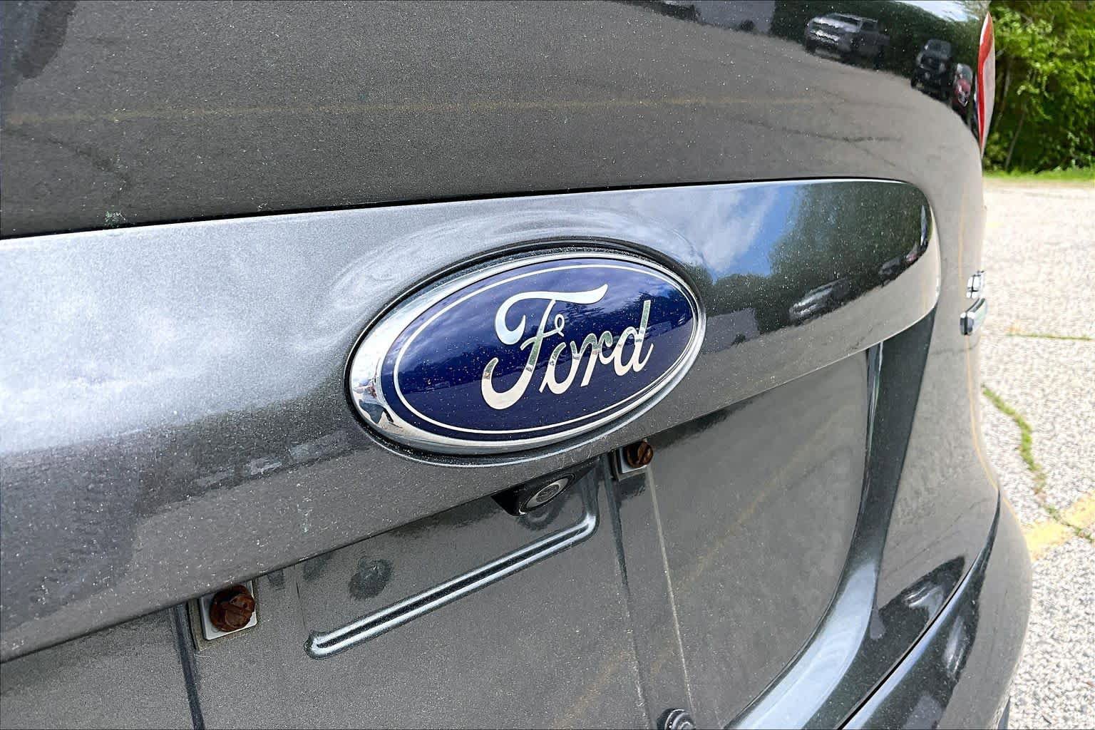 Used 2016 Ford Escape SE w/ SE Cold Weather Package AWD/4WD image 33