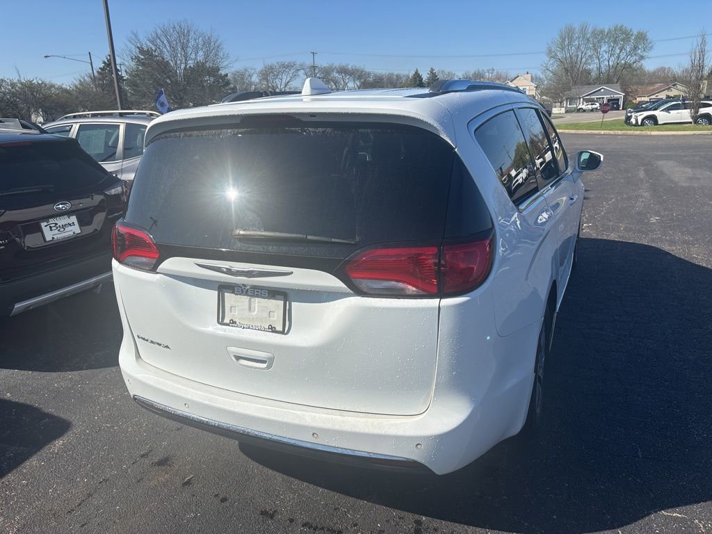 Used 2020 Chrysler Pacifica Touring-L Plus image 3