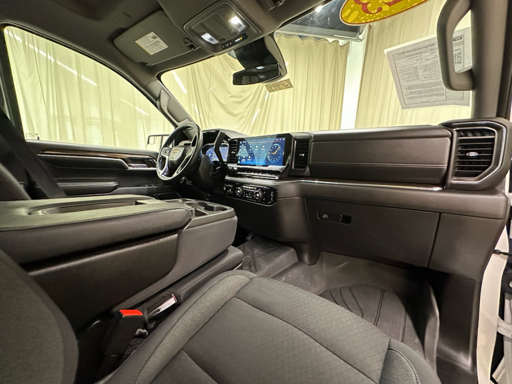 Used 2023 Chevrolet Silverado 1500 LT w/ Protection Package AWD/4WD image 17