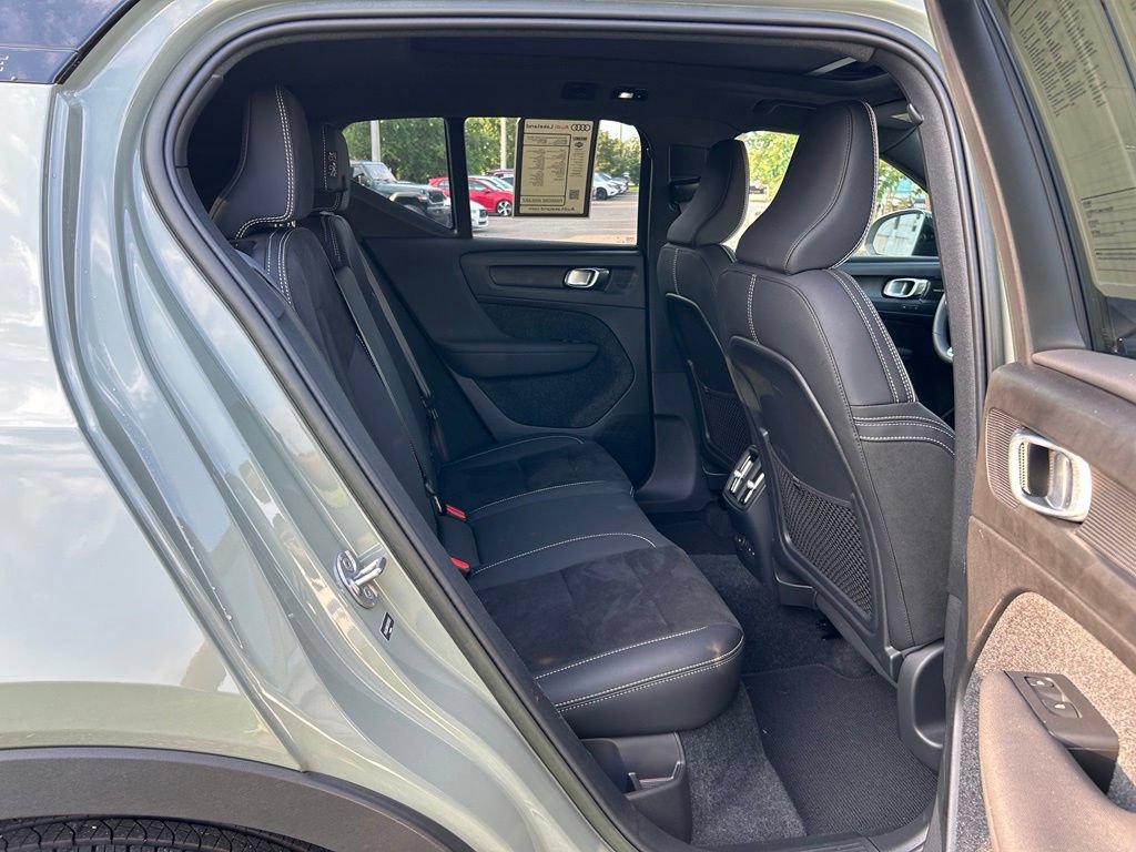 Used 2023 Volvo XC40 Recharge Ultimate AWD/4WD image 41