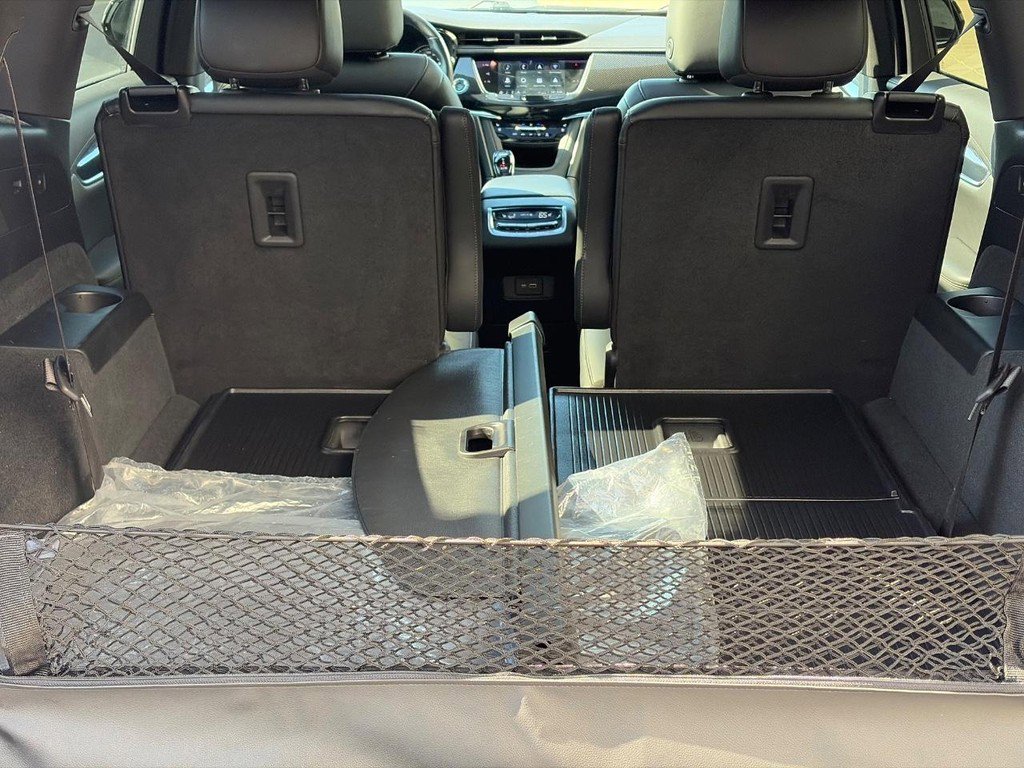 Certified 2024 Cadillac XT6 Sport w/ LPO, Onyx Lite Package image 4