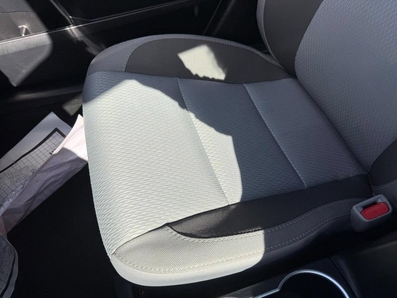 Used 2018 Toyota Corolla LE FWD image 26