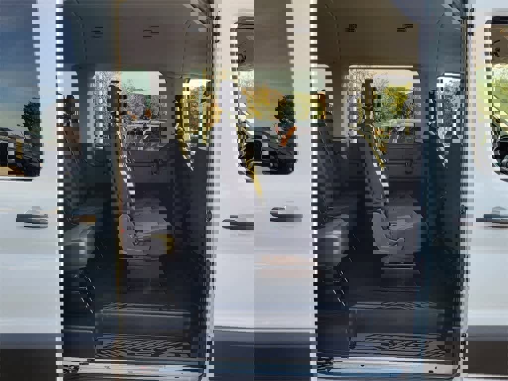 Used 2022 Ford Transit 350 XLT image 12